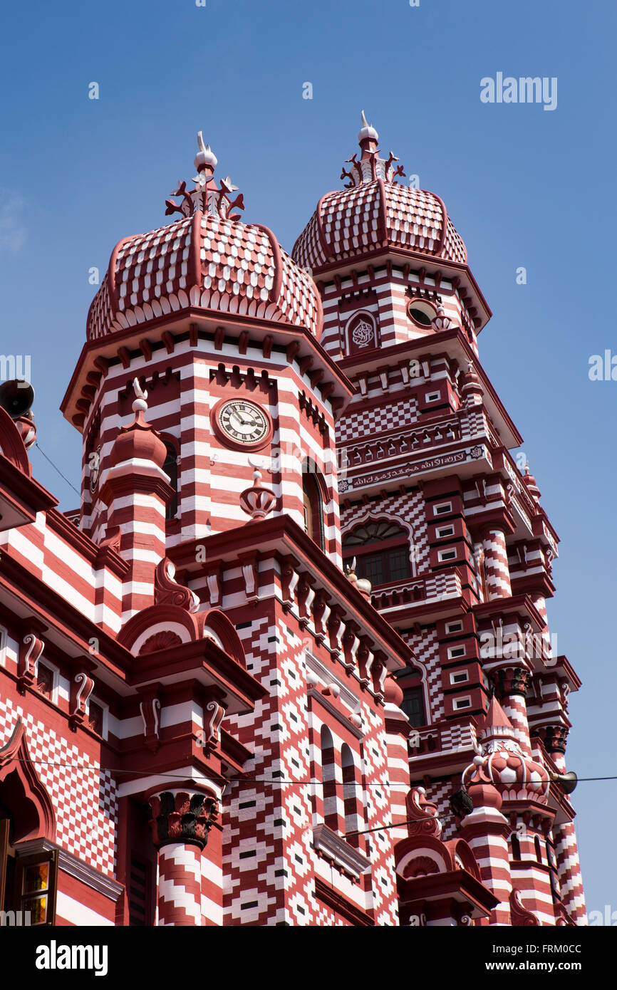 Sri Lanka, Colombo, Pettah Bazaar, decorative brickwork of Jami ul Alfar Mosque minarets Stock Photo