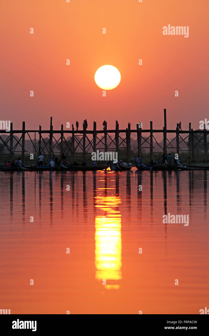 Bain bridge amarapura myanmar burma hi-res stock photography and images ...
