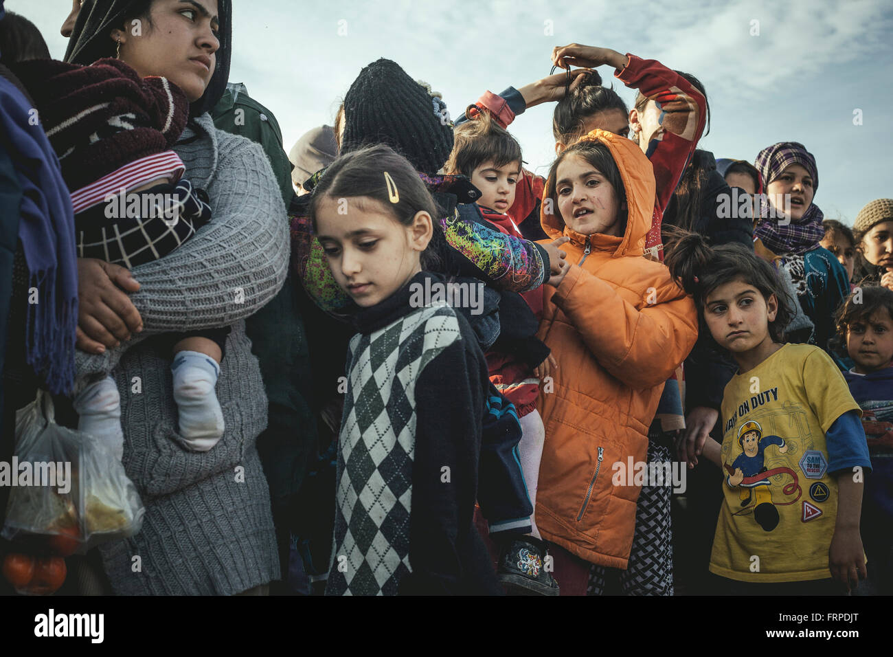 Idomeni refugee camp on the Greece-Macedonia border, refugees queue for food, Idomeni, Central Macedonia, Greece Stock Photo