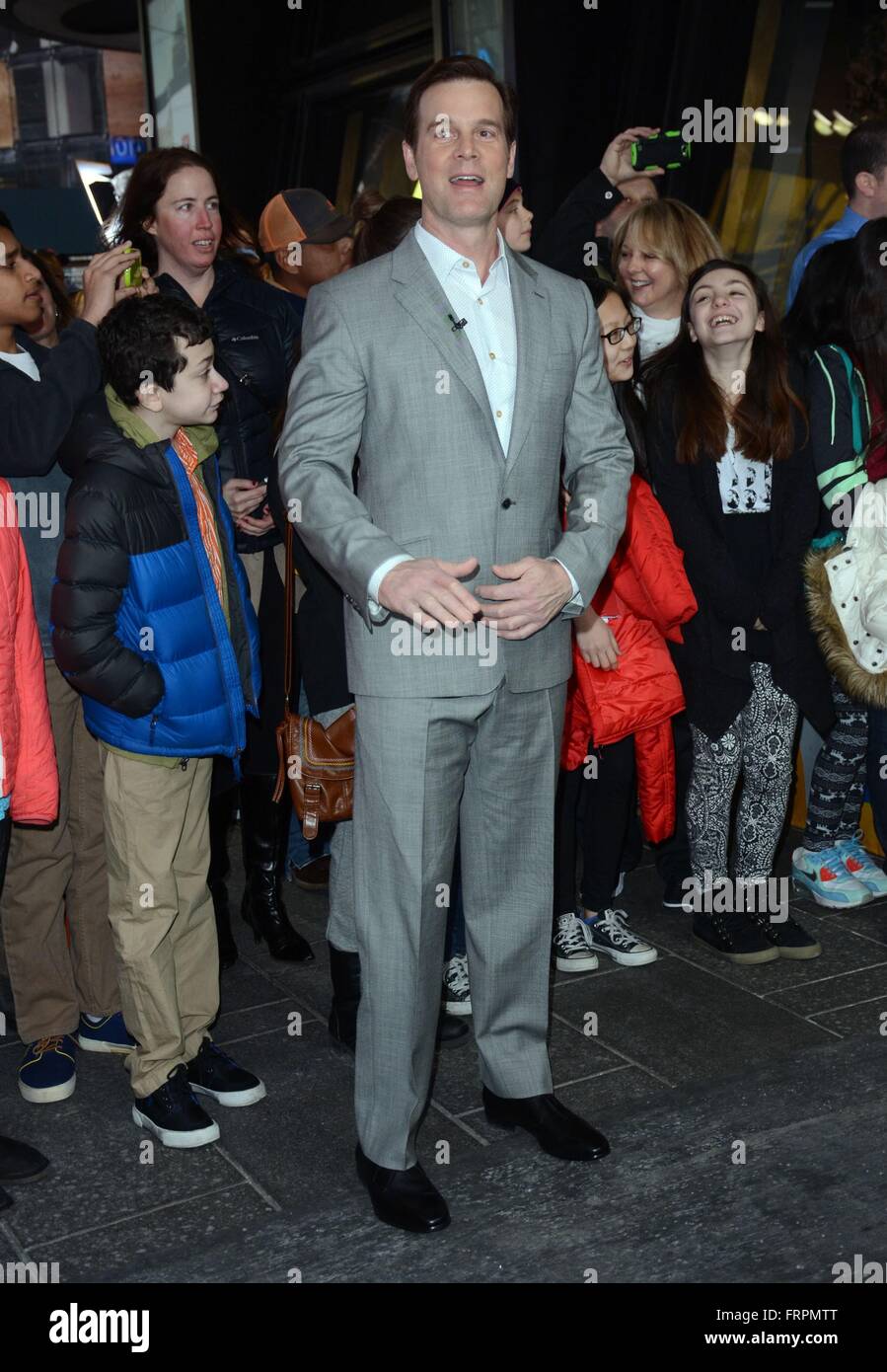 New York, NY, USA. 23rd Mar, 2016. Peter Krause out and about for