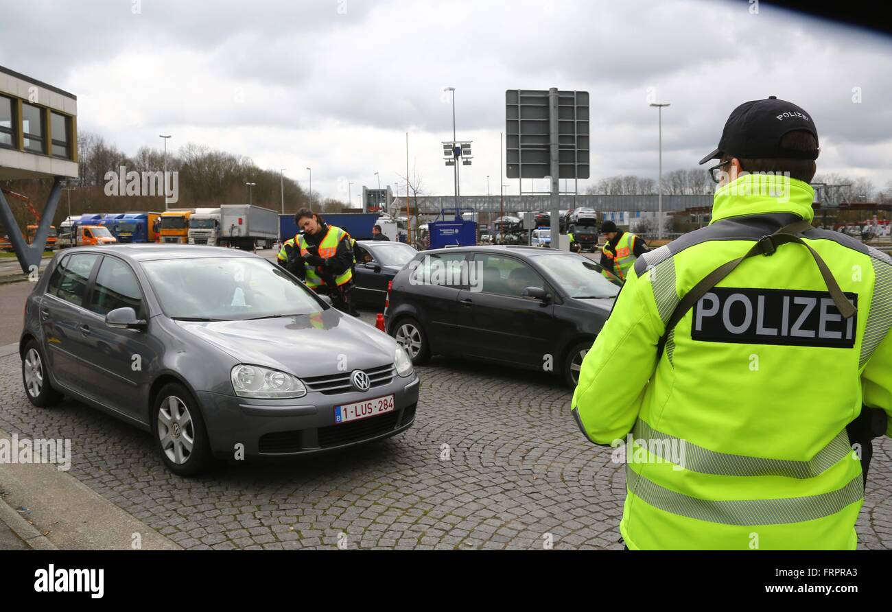 Belgium - Germany border. 23rd March, 2016. German police officers ...