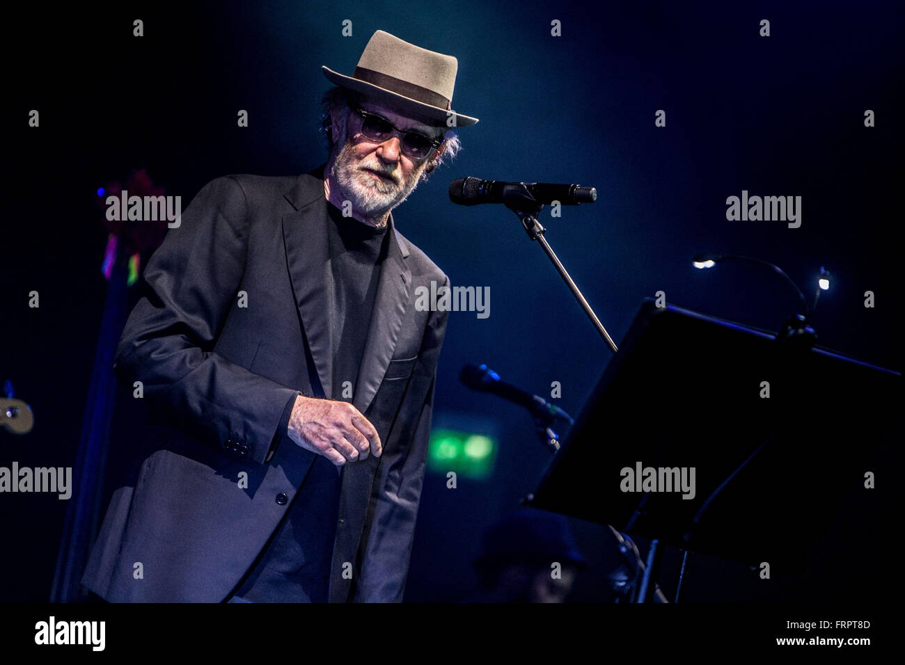 Milan, Italy. 23rd Mar, 2016. Francesco De Gregori performs live at Alcatraz in Milano, Italy, on March 23 2016 Credit:  Mairo Cinquetti/Alamy Live News Stock Photo