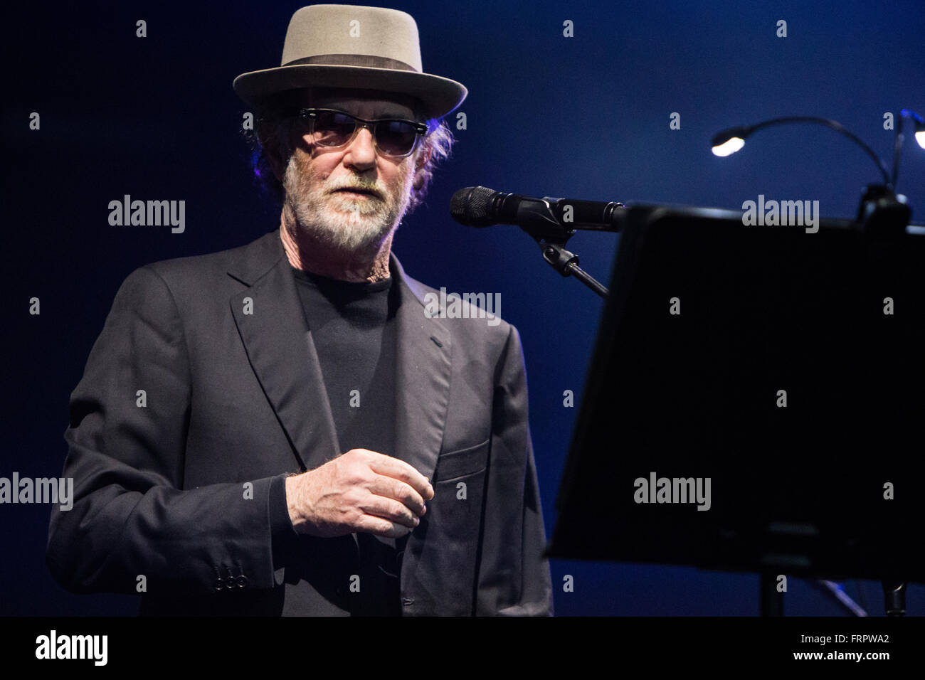 Milan Italy. 23th March 2016. The Italian pop/rock singer-songwriter FRANCESCO DE GREGORI performs live on stage at Alcatraz during the 'Amore e Furto Tour' Credit:  Rodolfo Sassano/Alamy Live News Stock Photo