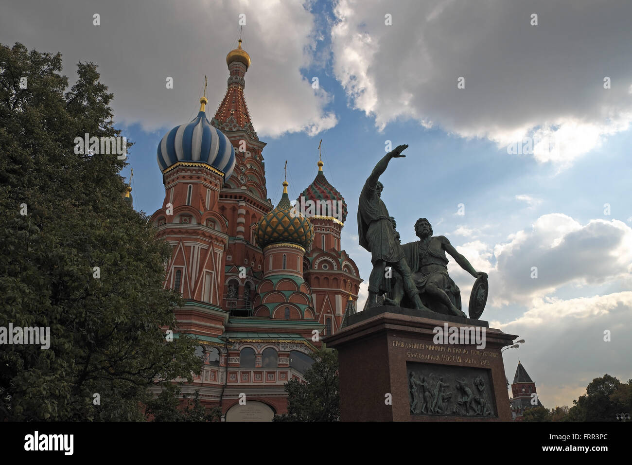 Statue of butcher Kuzma Mimin and Prince Dimitry Pozharsky, with St Basil's Cathedral beyond, Red Square, Moscow, Russia. Stock Photo