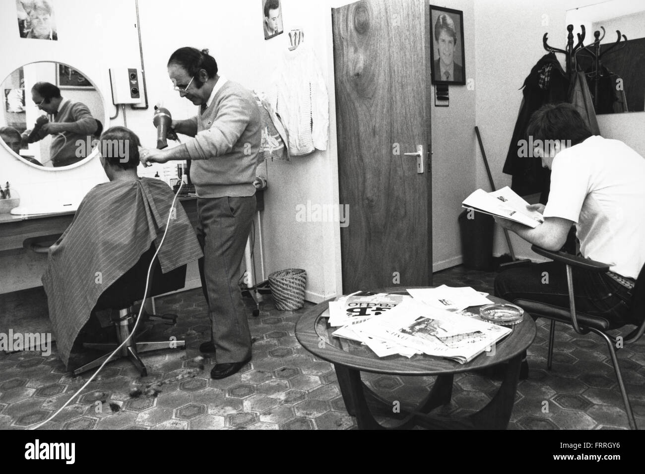 Gents barber in Newport South Wales 1980s Stock Photo Alamy