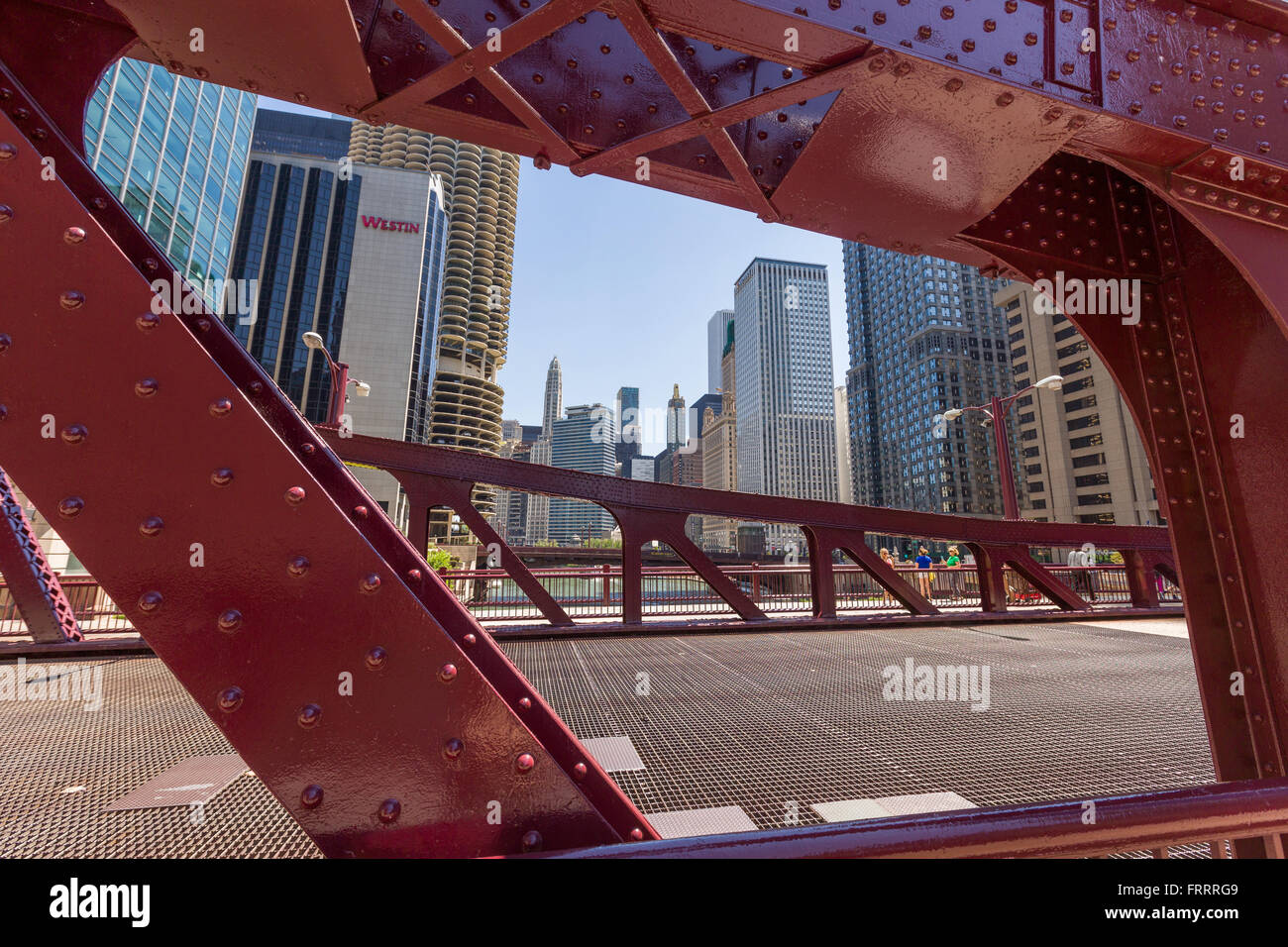 Skyline view from the North Clark Street Bridge of the Marina Towers in ...