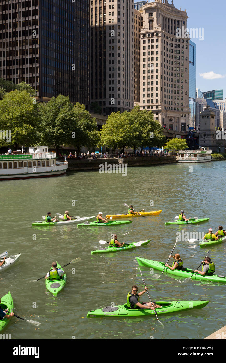 Kayakers on the Chicago River with the DuSable Bridge on a summers day in Chicago, Illinois, USA Stock Photo