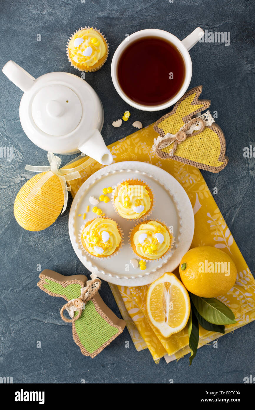 Easter background with lemon cupcakes Stock Photo - Alamy