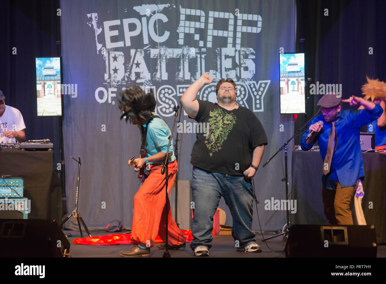 Rap battle hi-res stock photography and images - Alamy