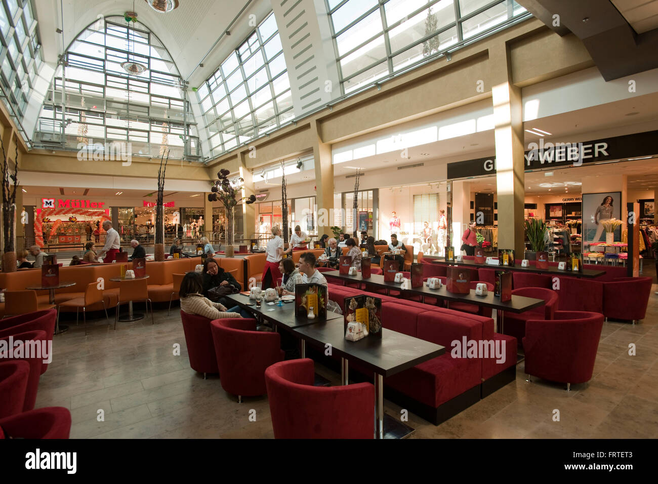 Deutschland, BergischGladbach, Einkaufszentrum RheinBergGalerie Stock