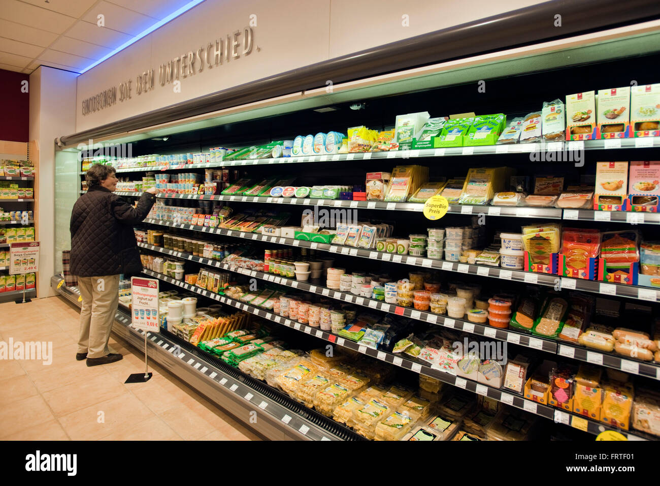 Deutschland, Bergisch-Gladbach, Einkaufszentrum Rhein Berg-Galerie, Super Bio Markt Stock Photo