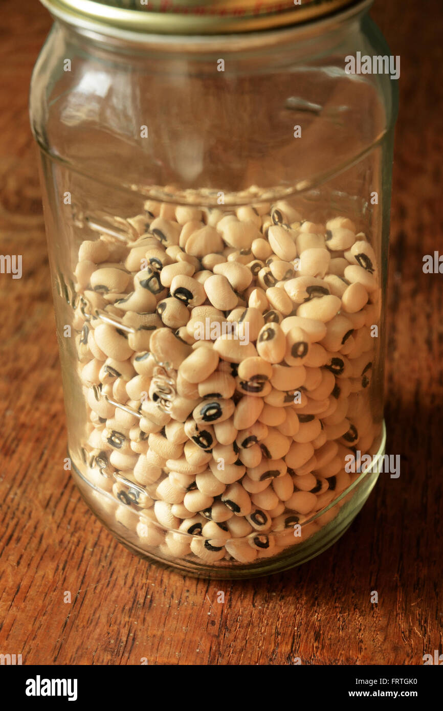 Uncooked blackeyed peas in a jar Stock Photo Alamy