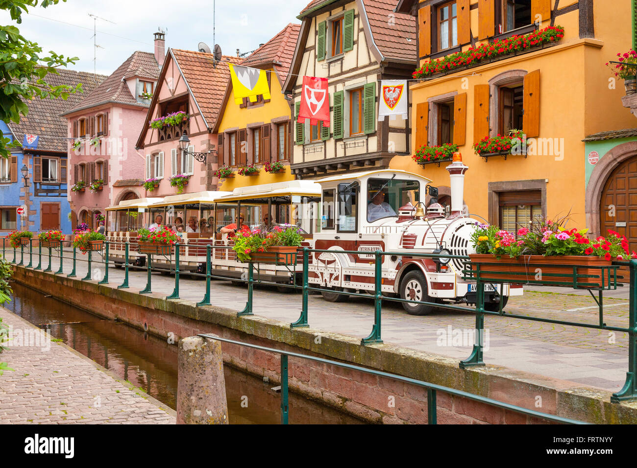 Street scene in Ribeauville along the wine route, Haut Rhin, Alsace, France Stock Photo