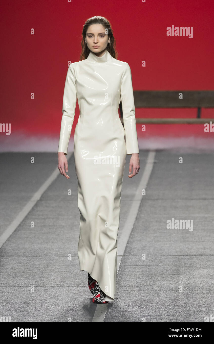 Maria Ke Madrid Fashion Week Fall/Winter 2016/17 - Maria ke Fisherman - Catwalk ...