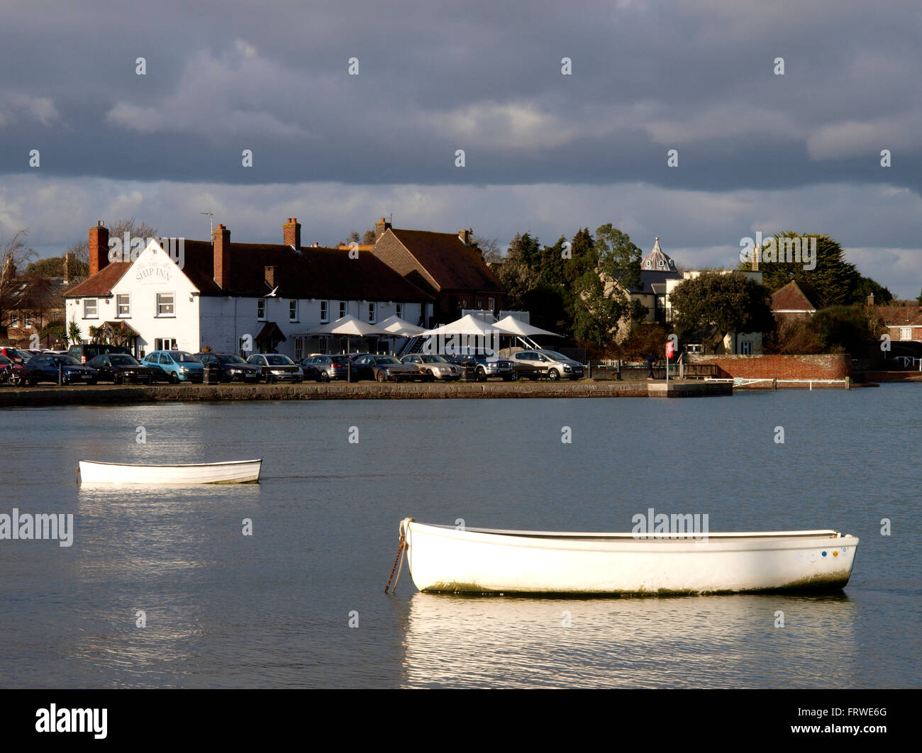 The Ship Inn, Chichester Harbour at Langstone, Havant, Hants, UK Stock