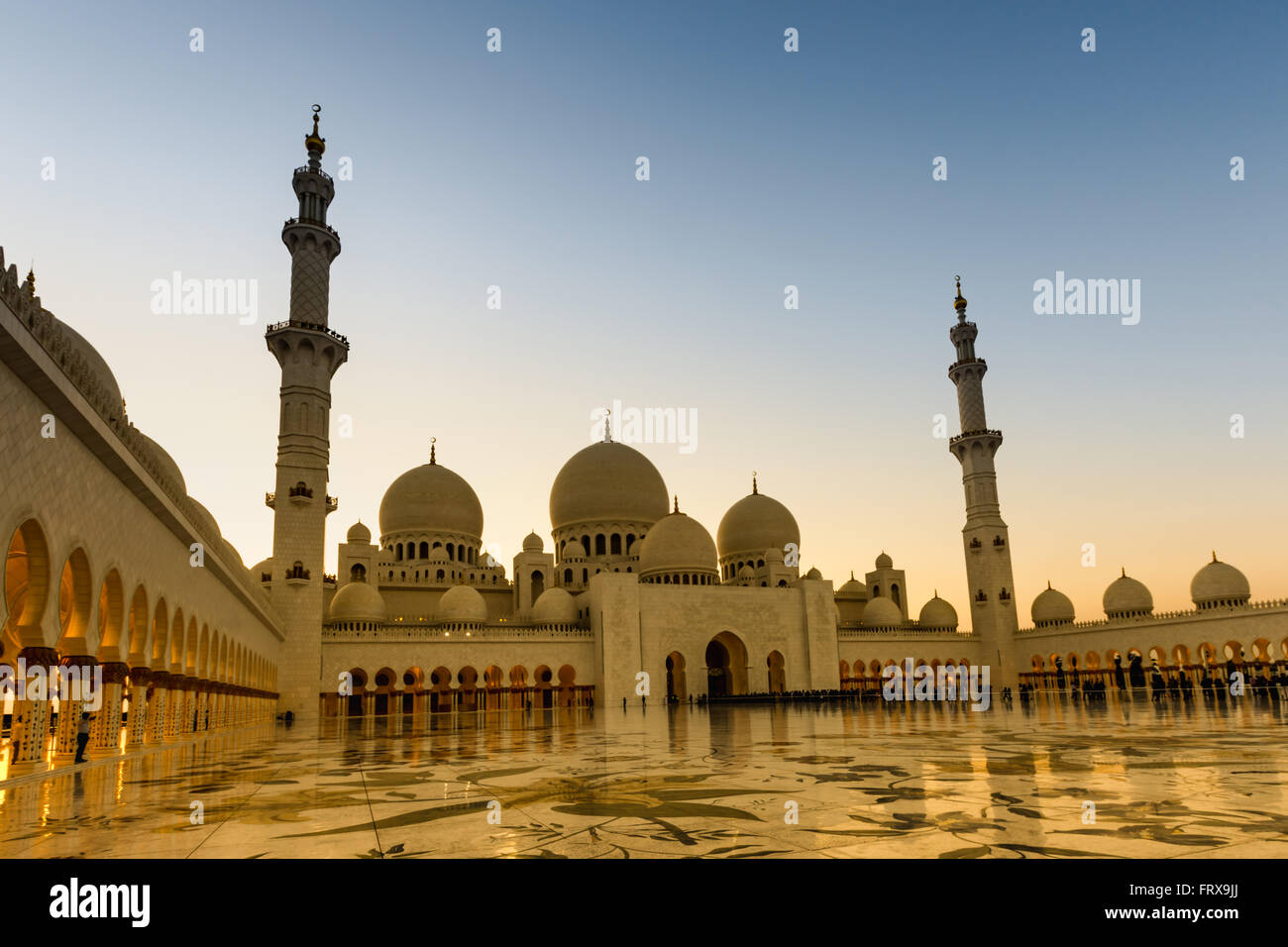 Abu Dhabi Sheikh Zayed Grand Mosque UAE Stock Photo - Alamy
