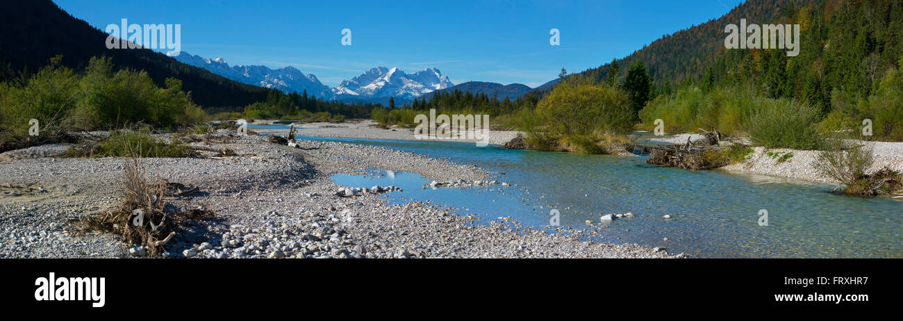 Isar river between Wallgau and Vorderriss, Zugspitze, Alpspitze and Wetterstein mountains in the background, Wallgau, Upper bavaria, Bavaria, Germany Stock Photo