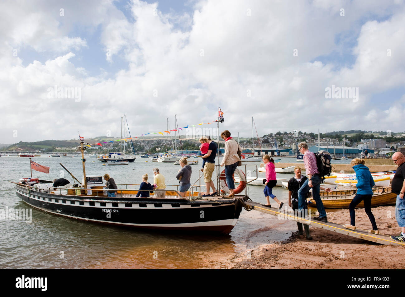 Riverside riverbank hires stock photography and images Alamy