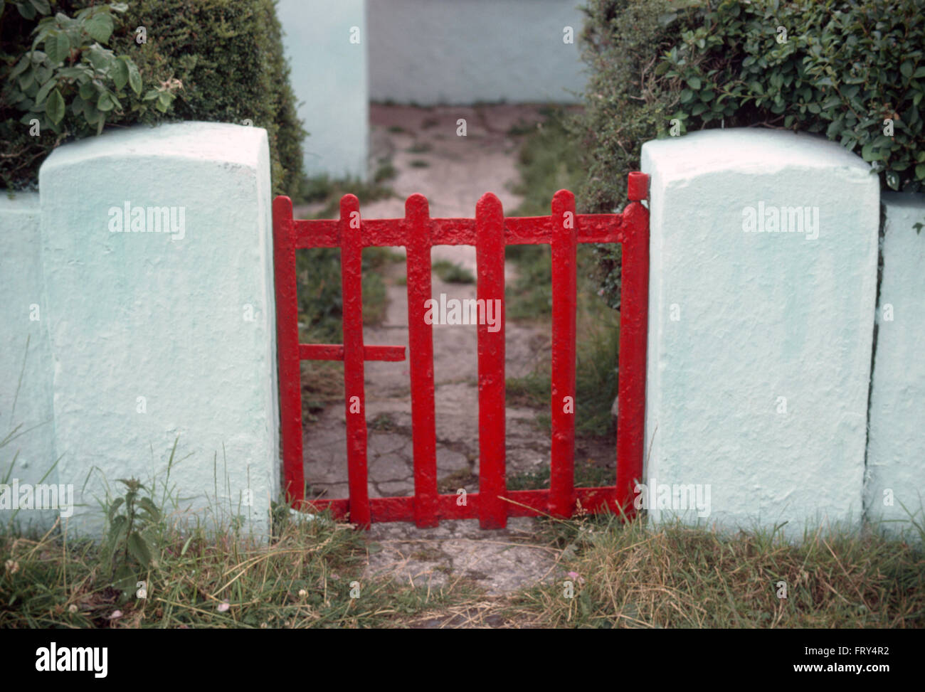 Red and white gates hi-res stock photography and images - Alamy