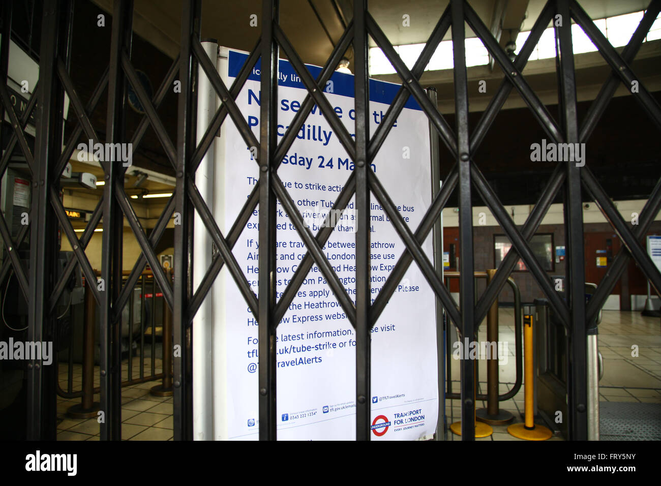 Piccadilly line tube hires stock photography and images Alamy