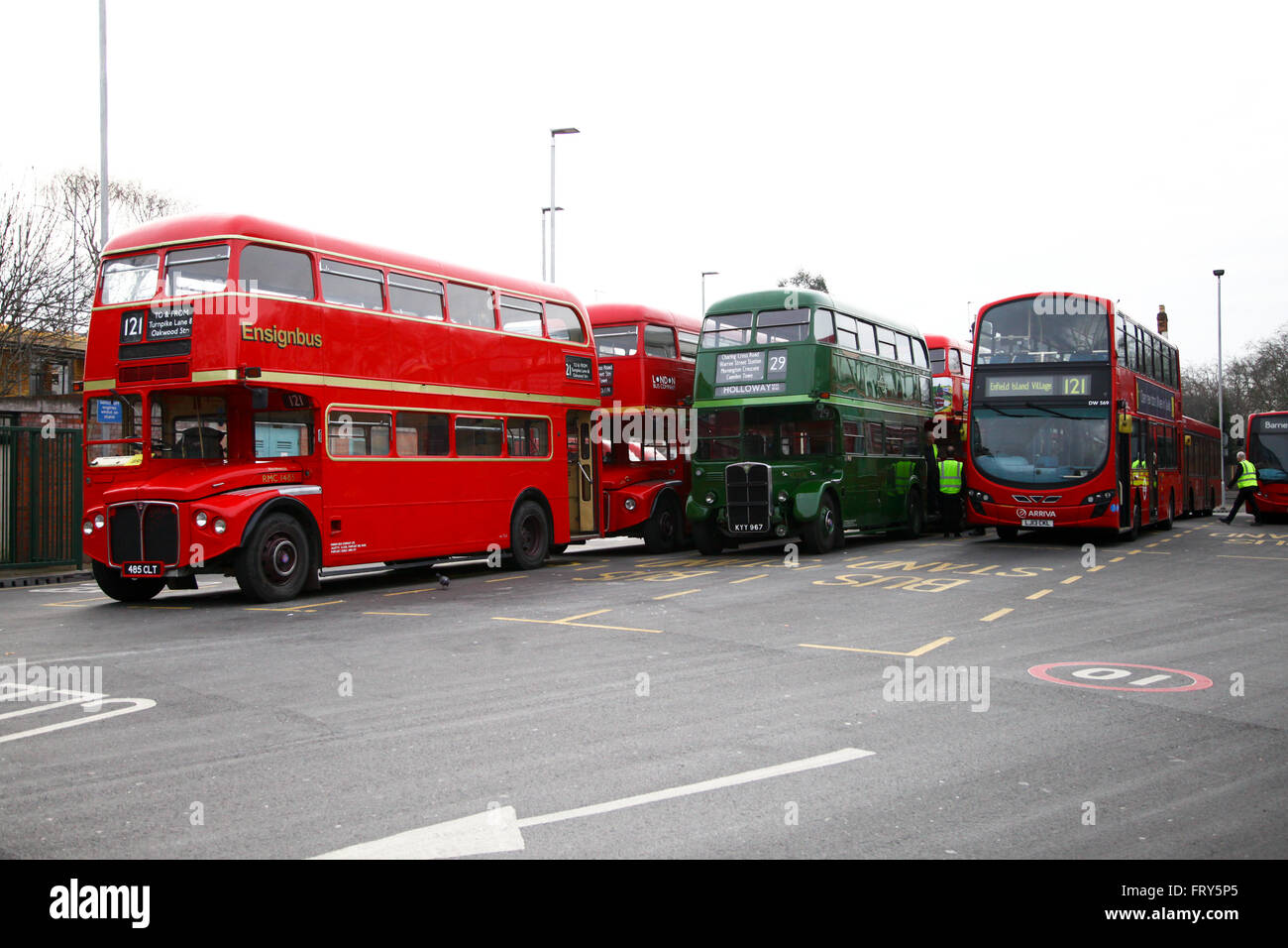 24 hour bus station hires stock photography and images Alamy