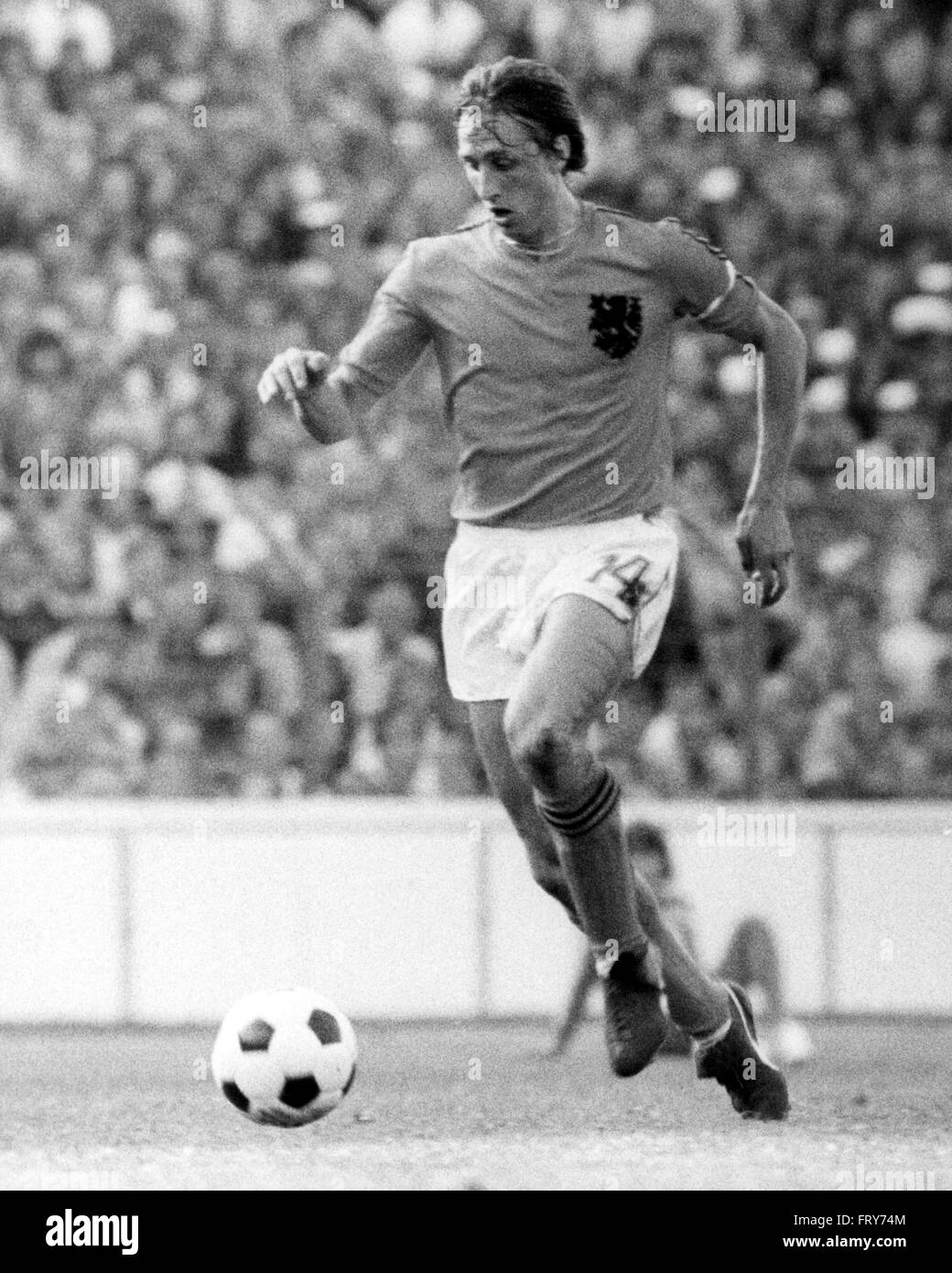 Johan cruyff 1974 hi-res stock photography and images - Alamy