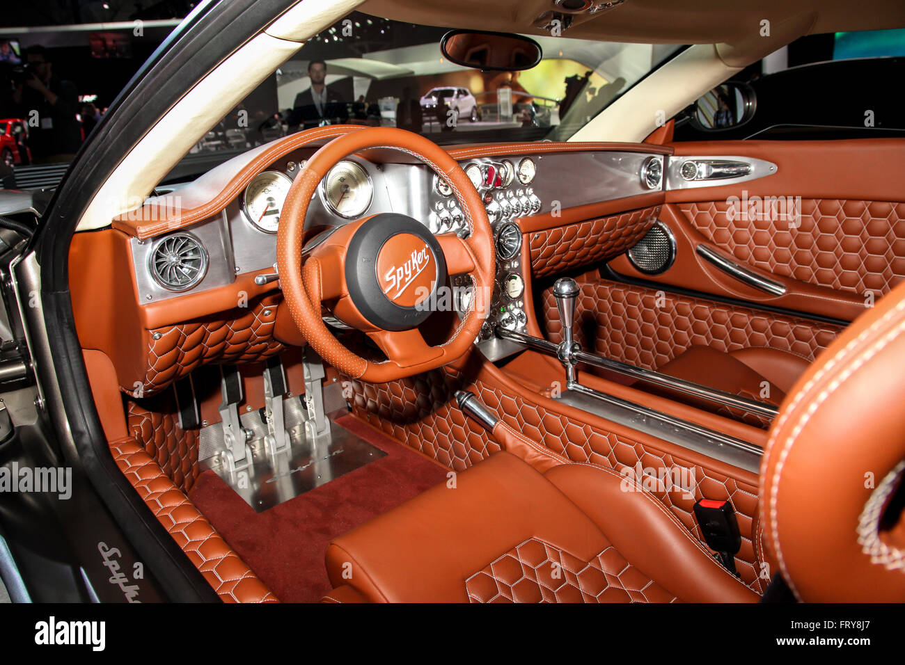 Protótipo esportivo Corridas de carros esportivos Spyker C8, Spyker C8,  Carro compacto, corrida png