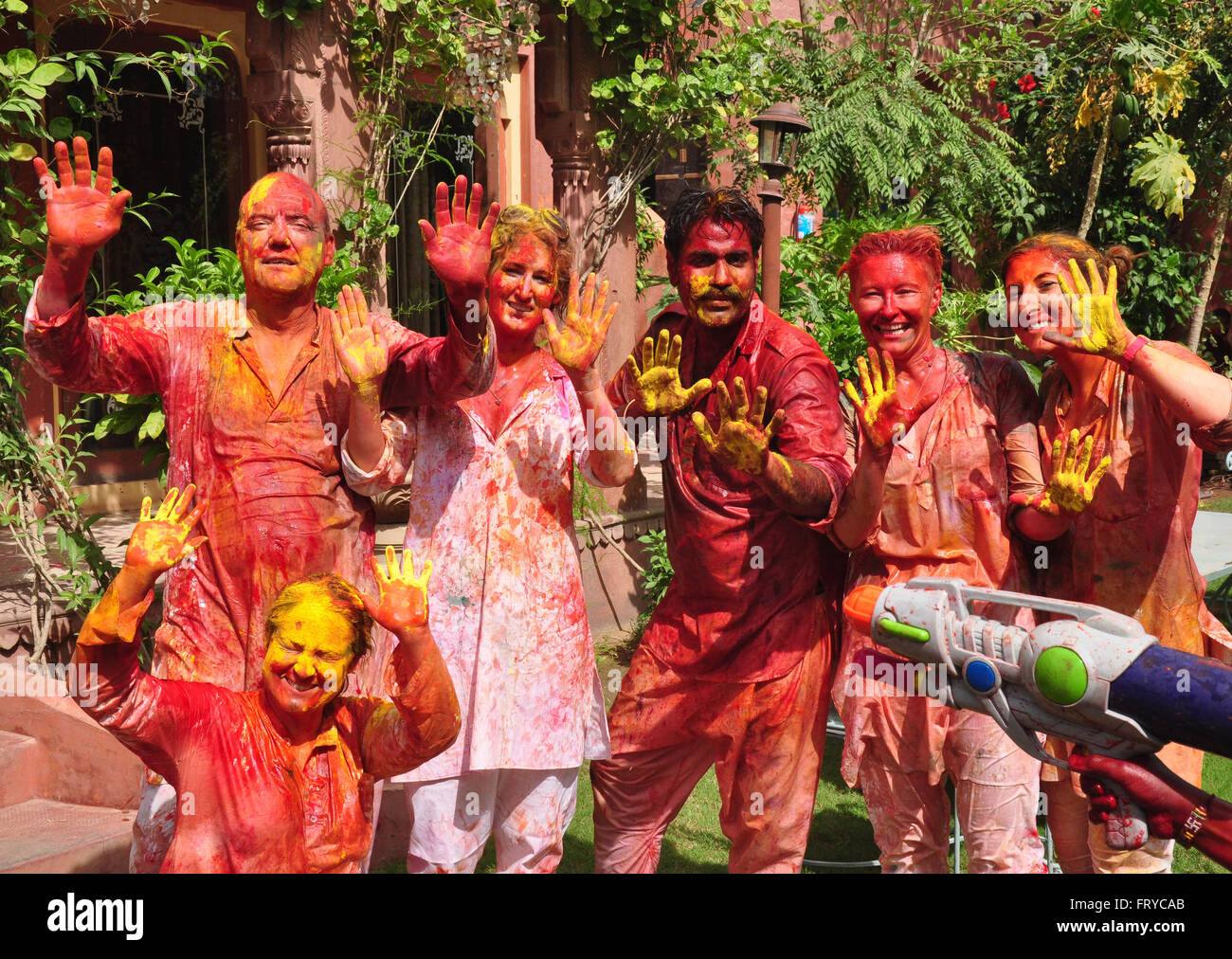 Bikaner, India. 24th Mar, 2016. People celebrate the holi festival  joyfully. © Dinesh Gupta/Pacific Press/Alamy Live News Stock Photo - Alamy, image size:1300x1012