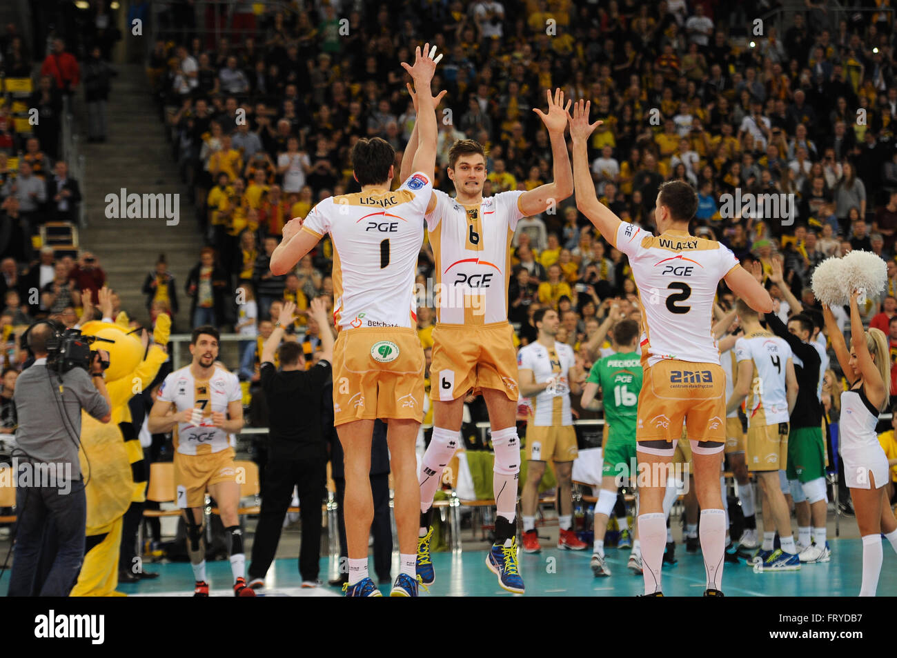 ?ód?, Poland. 24th Mar, 2016. Karol Klos (C) of PGE Skra Belchatow pictured during the game against Zenit Kazan in 2016 CEV Champions League. © Marcin Rozpedowski/Pacific Press/Alamy Live News Stock Photo