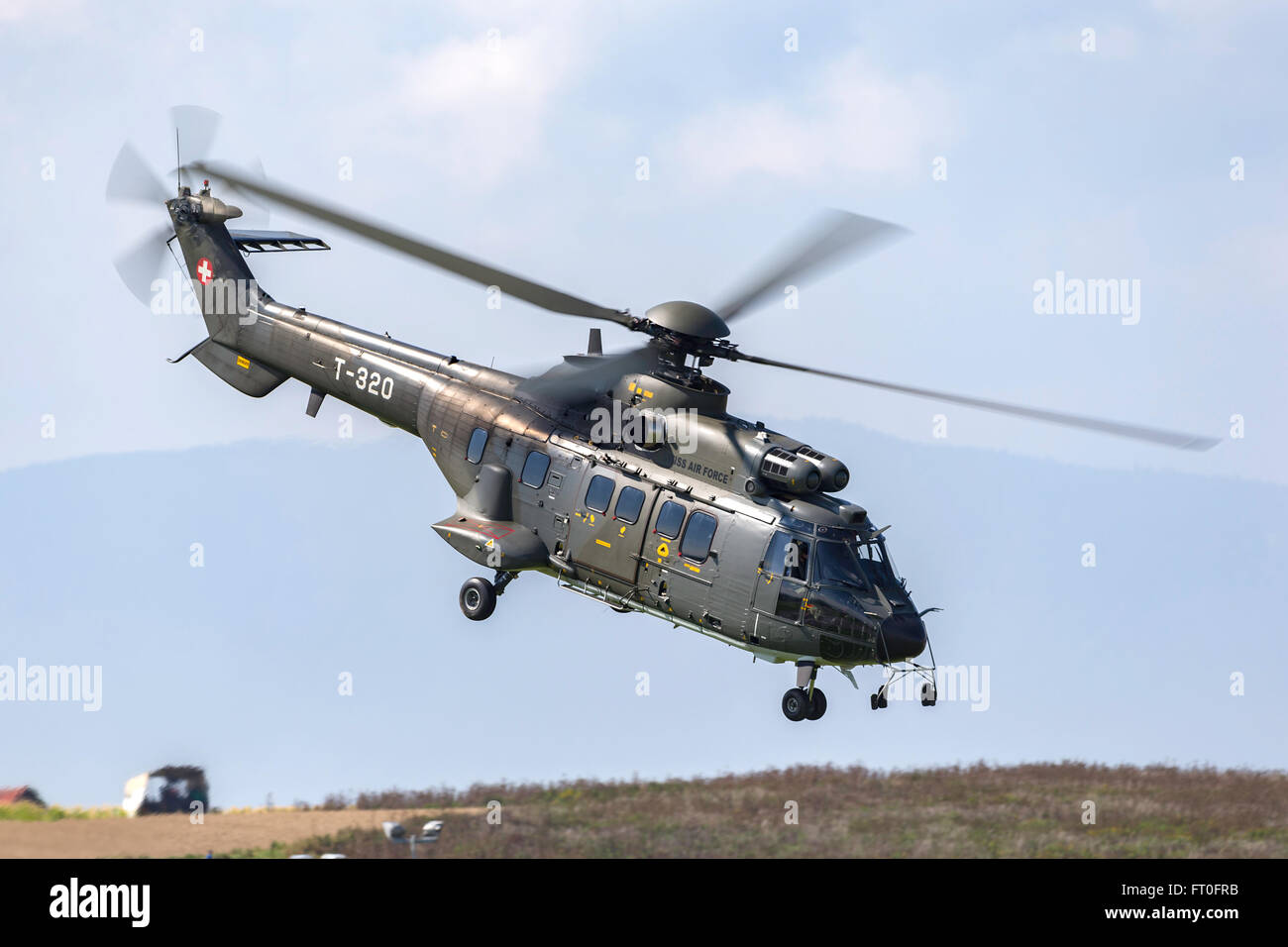 Aerospatiale AS332 (TH89) Super Puma Military helicopter T-320 from the  Swiss Air Force (Schweizer Luftwaffe Stock Photo - Alamy