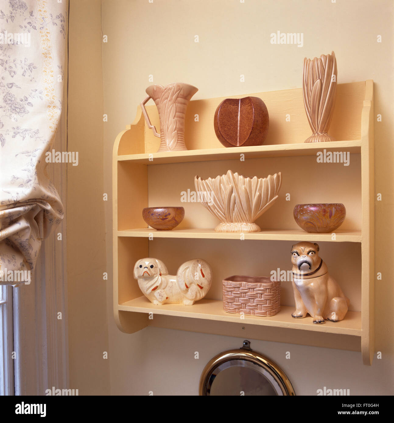 Cream shelves hi-res stock photography and images - Alamy