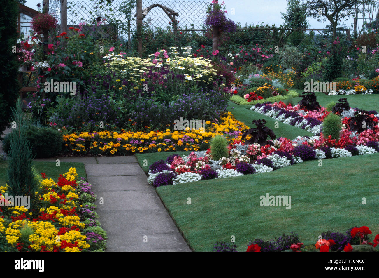 Suburban Lawn Stock Photos Suburban Lawn Stock Images Alamy