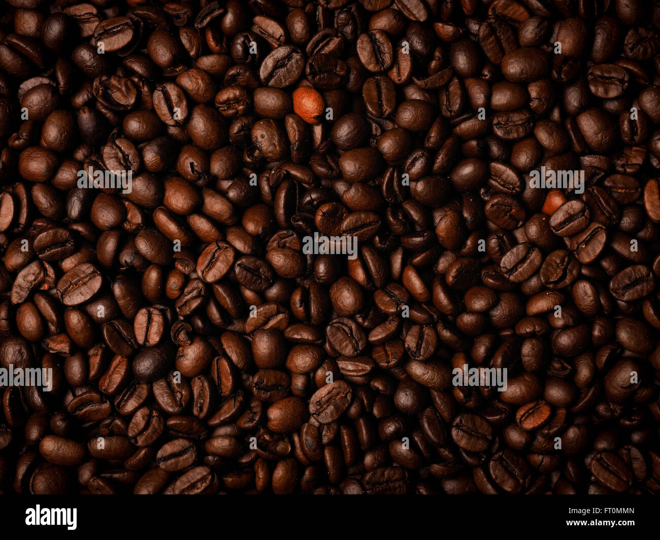 Texture of roasted coffee beans using as background Stock Photo - Alamy