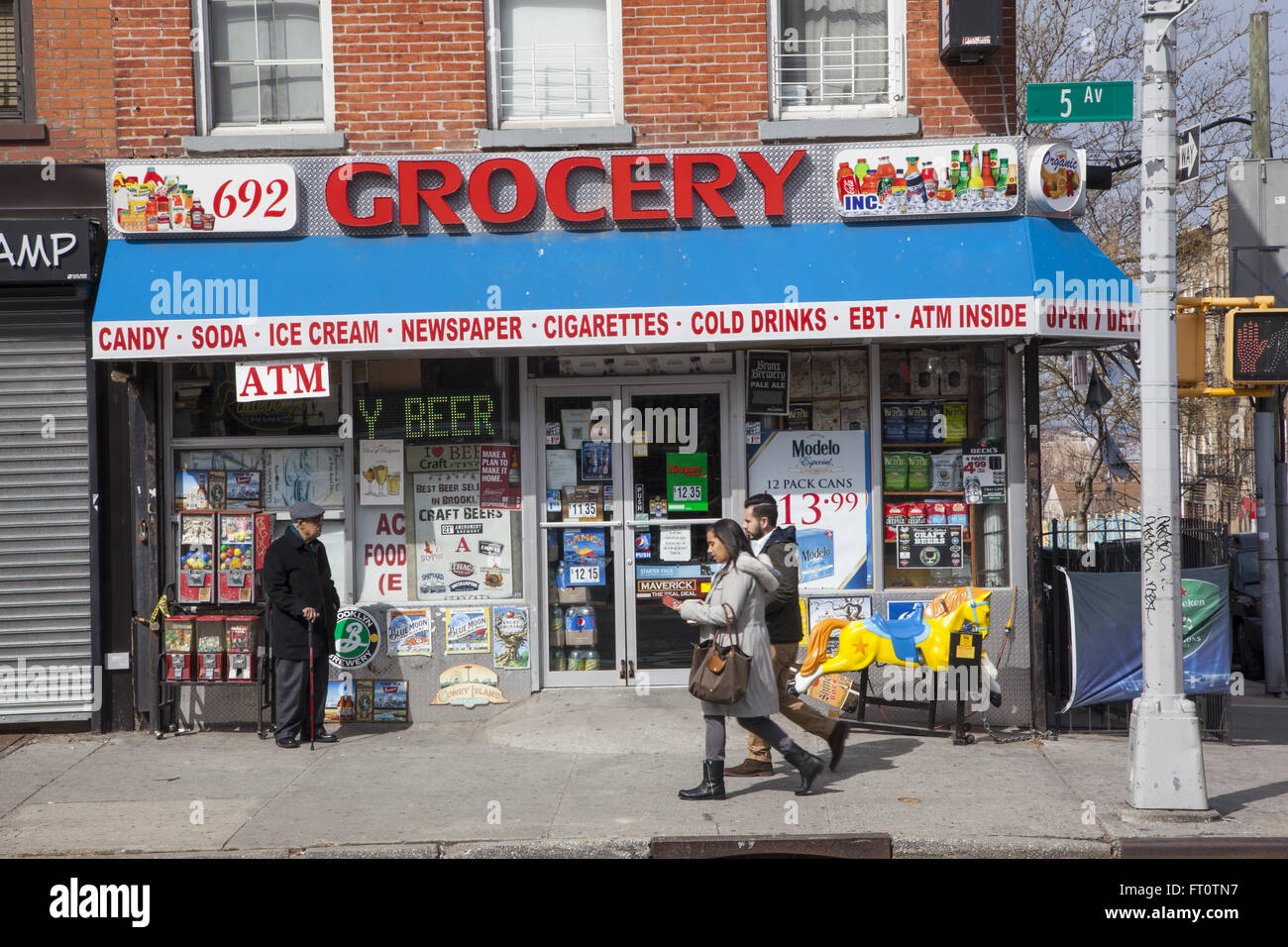 Grocery storefront new york hires stock photography and images Alamy