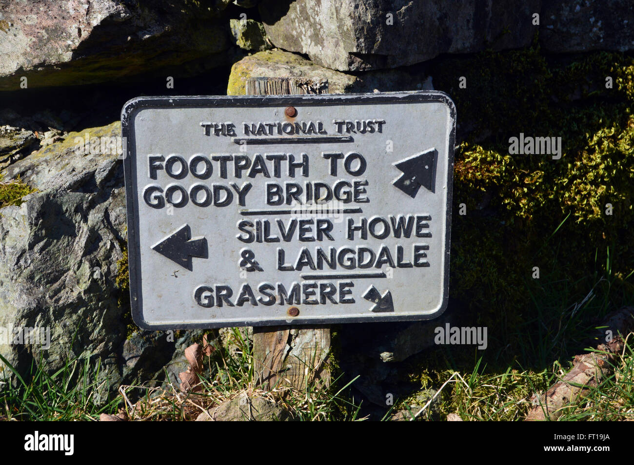 Signpost to Goody Bridge, Silver How, Langdale and Grasmere Stock Photo