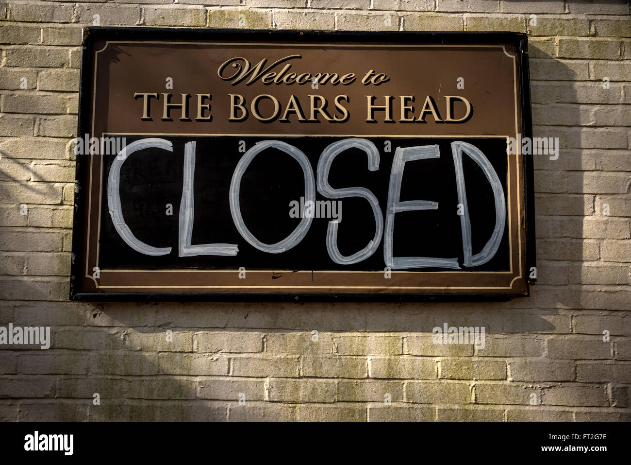 The Boar's Head pub in Horsham, West Sussex, now closed for business. Stock Photo