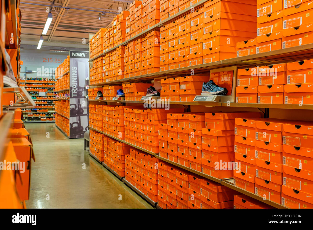 warehouse shoes nike