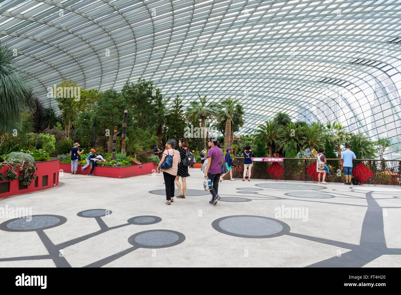 People entering the Flower Dome at the Gardens by the Bay, Singapore Stock Photo