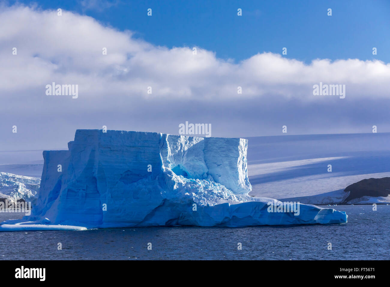 The icebergs and mountains of Admiralty Bay, King George Island, Antarctic Peninsula, Antarctica. Stock Photo