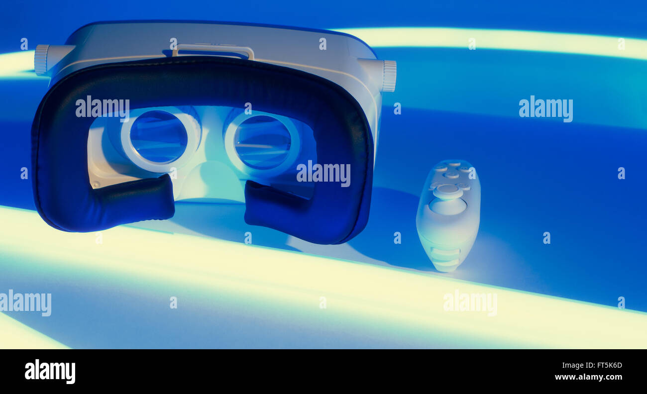 VR headset and wireless controller Stock Photo - Alamy