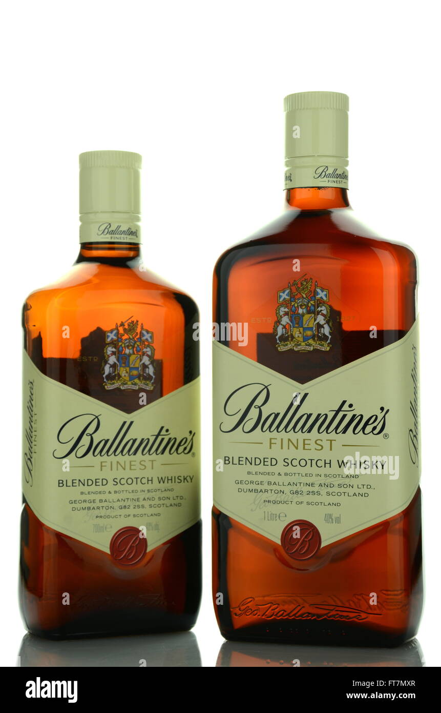 Ballantines アタッシュケース、化粧瓶、水差し、フォト ニュース