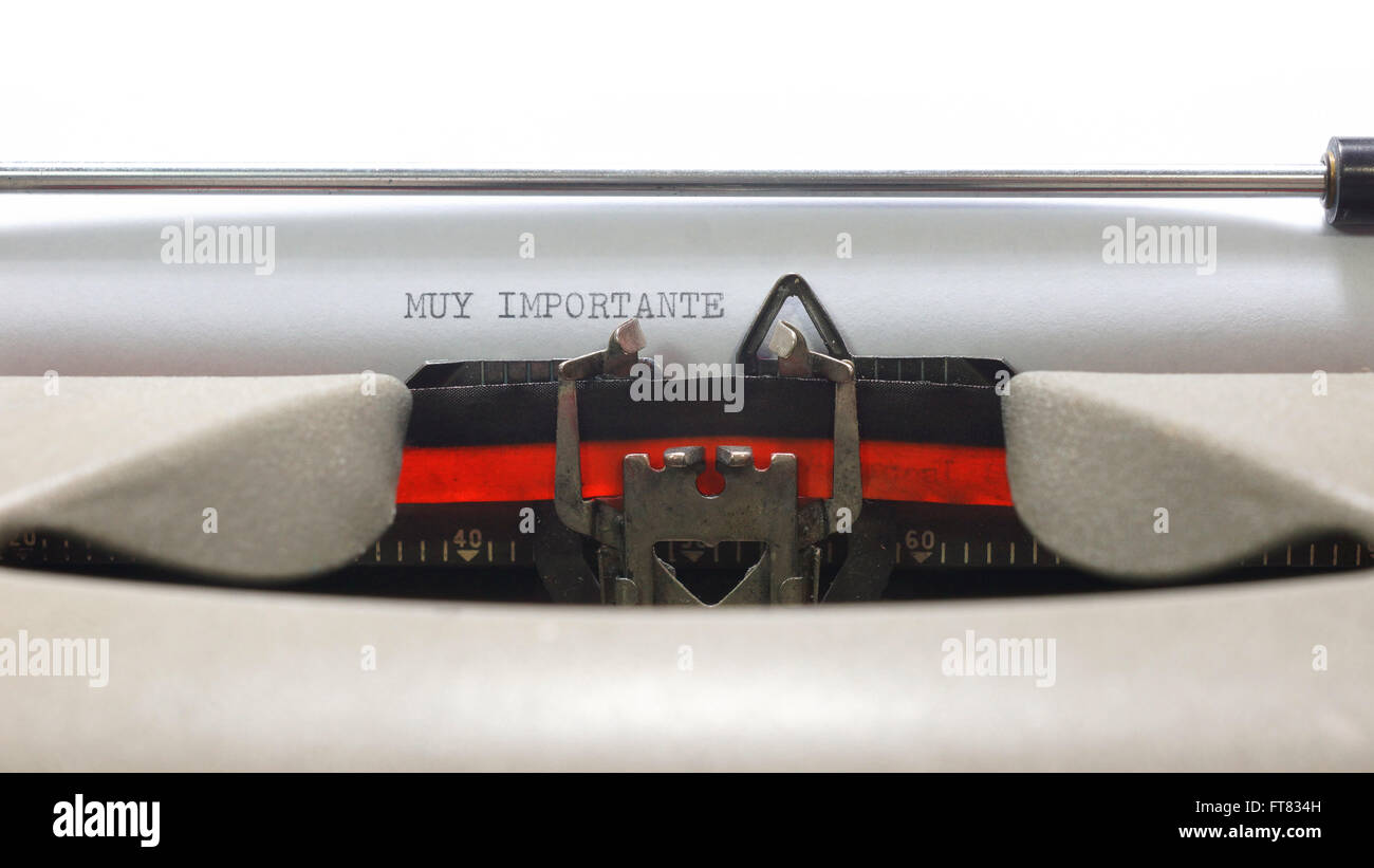 MUY IMPORTANTE. (Very important in Spanish language). Message written