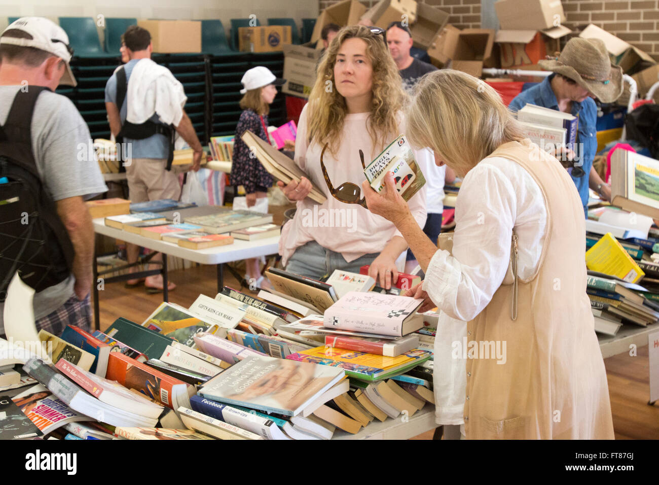 Book stall books secondhand hires stock photography and images Alamy