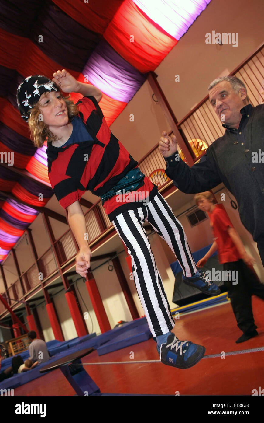 Wookey Hole Circus, Gerry Cottle's Hocus Pocus circus school for youngsters at Wookey Hole,Somerset,UK.a young'circus skills' Stock Photo
