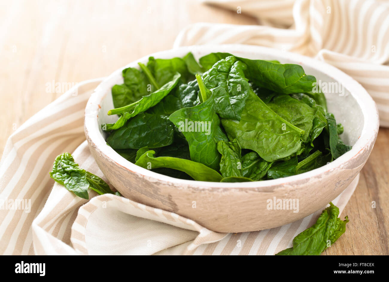 Fresh Spinach leaves Stock Photo - Alamy