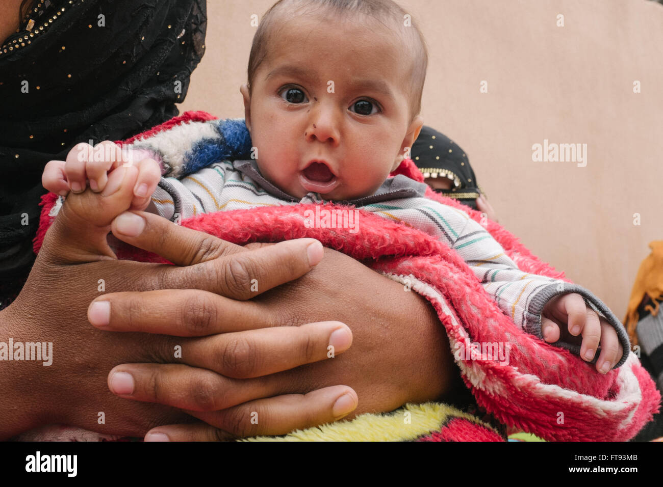 Refugees in Iraqi Kurdistan camp -  15/03/2016  -  Iraq / Iraqi Kurdistan  -  Hundreds of beggars refugees, mostly children are Stock Photo