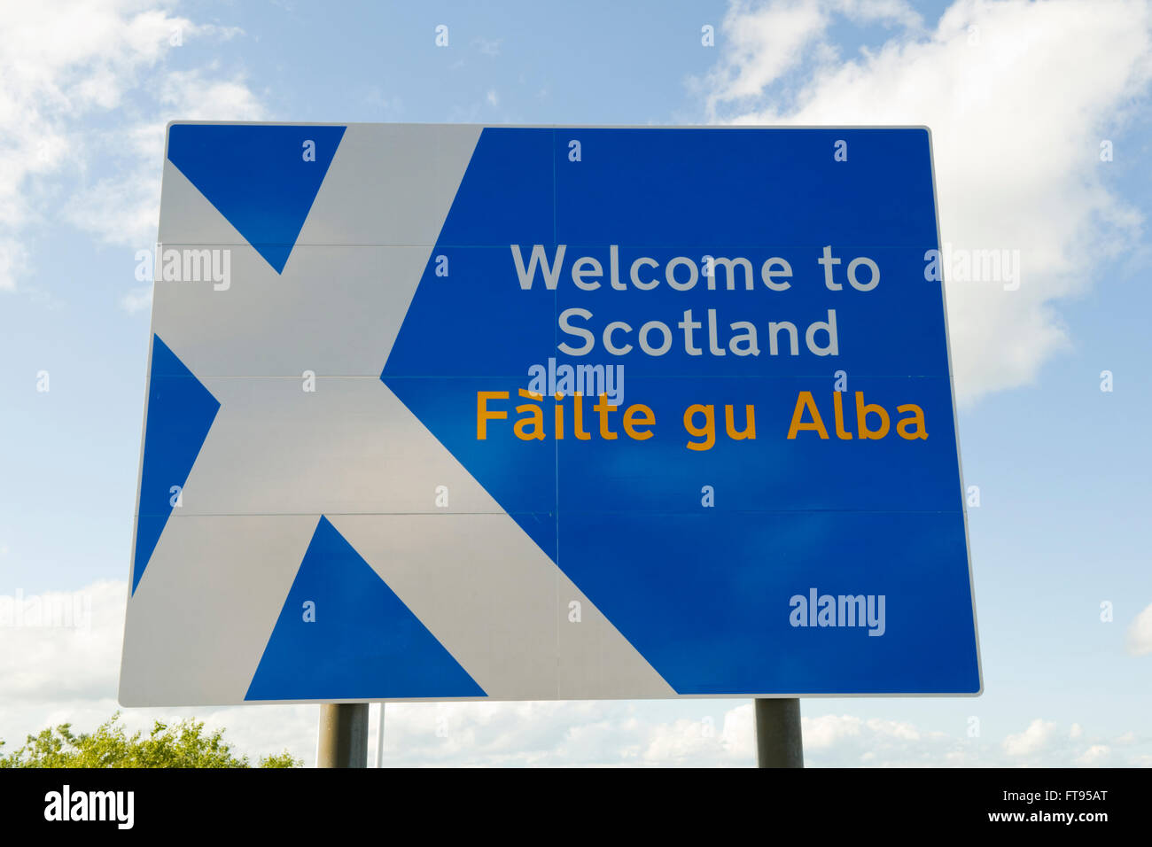 Welcome to Scotland sign on the A68 road between the Scottish Borders and Northumberland Stock Photo