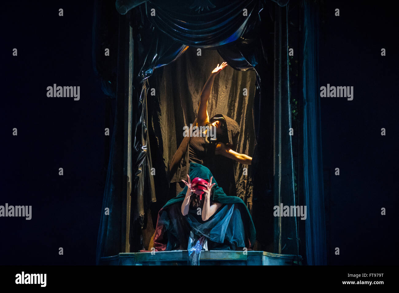 London, UK. 25th March, 2016. balletLORENT present Snow White at Sadler's Wells Theatre. photo: Danilo Moroni Credit:  Danilo Moroni/Alamy Live News Stock Photo