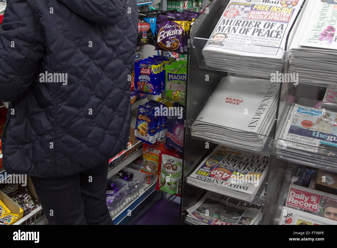 London, UK. 26th March 2016. The final print edition of the British newspaper 'The Independent' which has been in circulation since 1986. The paper will now be available in a 'digital platform only' © amer ghazzal/Alamy Live News Credit:  amer ghazzal/Alamy Live News Stock Photo