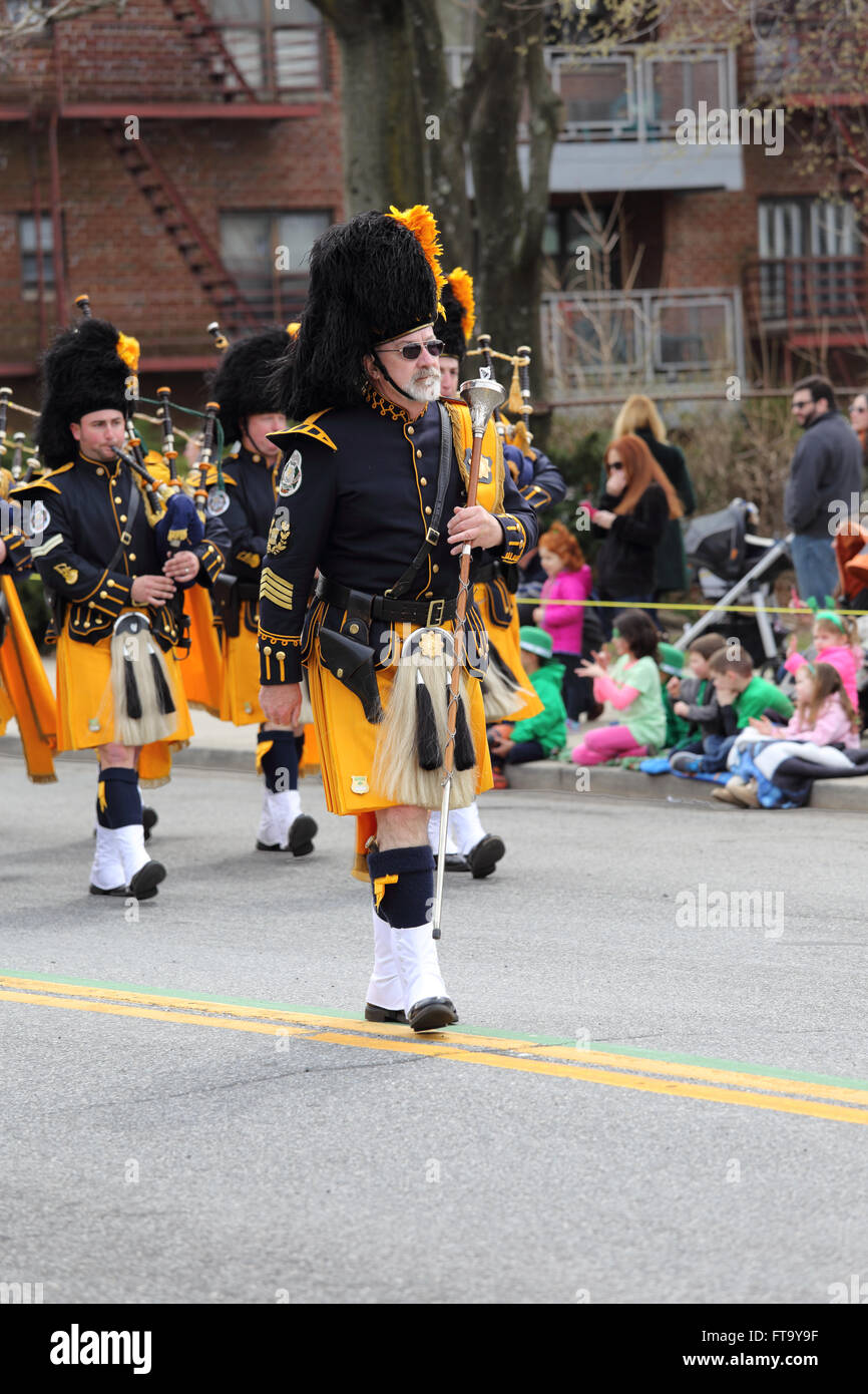 Pipes and Drums band marching in St. Patrick's Day parade Yonkers New York Stock Photo Alamy